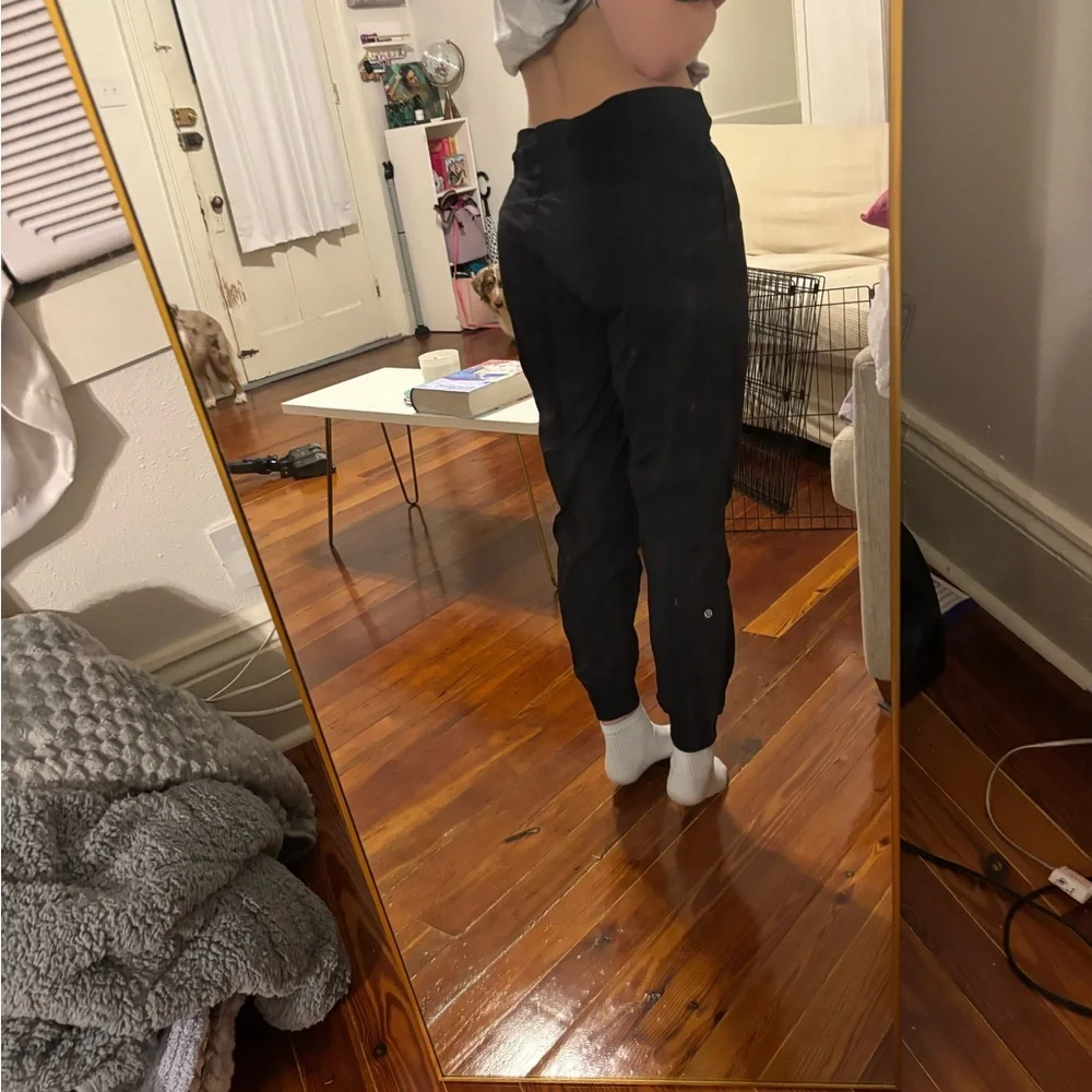 Black lululemon dance studio jogger - Picture 3 of 4